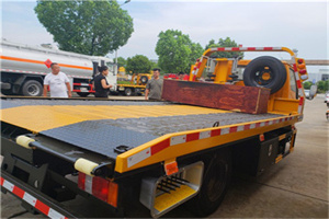 越城区附近拖车电话号码服务